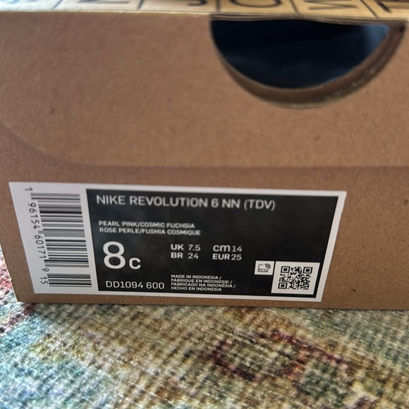 Nike Sneakers - Picture 4 of 4